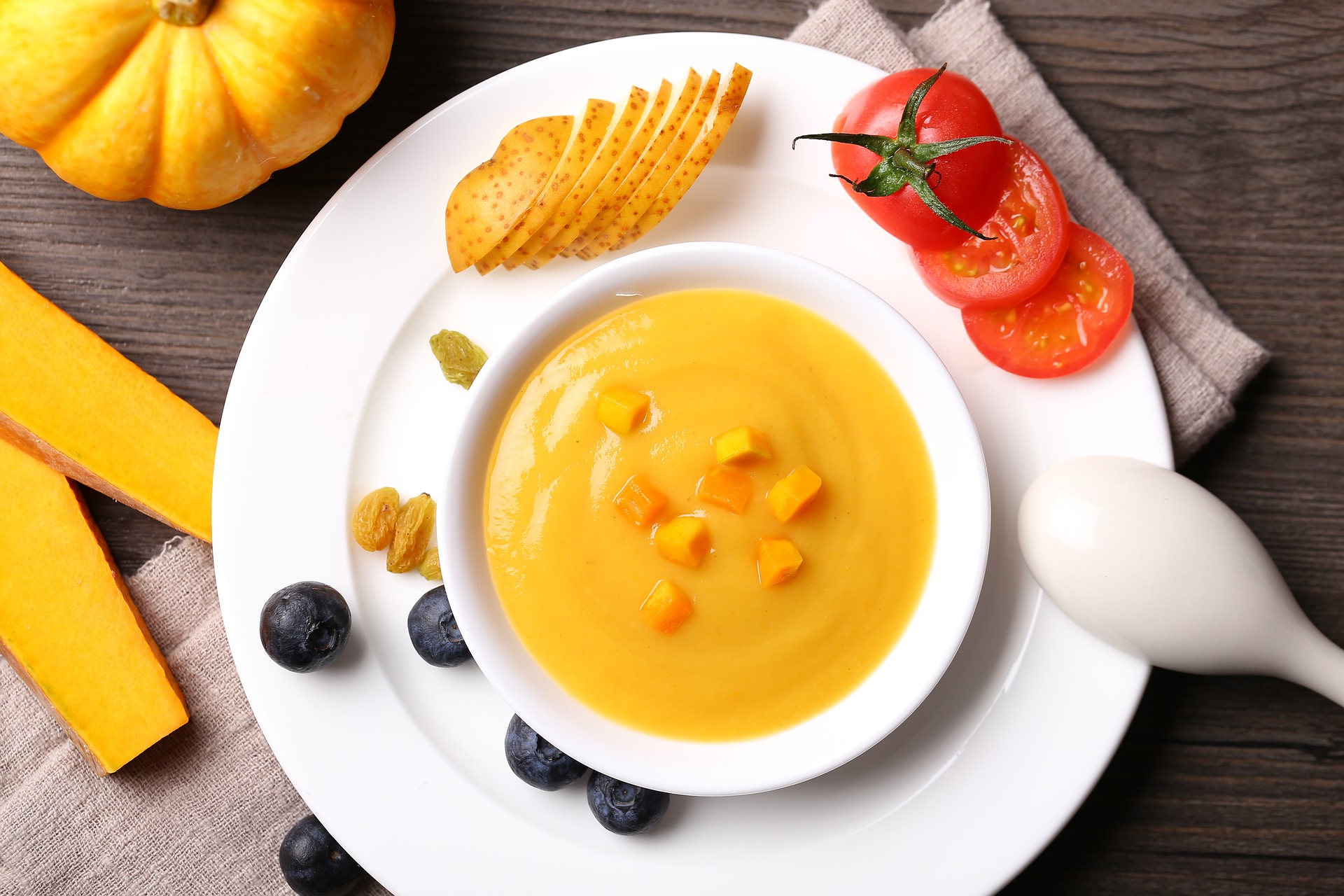 Warming soup Image by 泊悦 枫美 from Pixabay